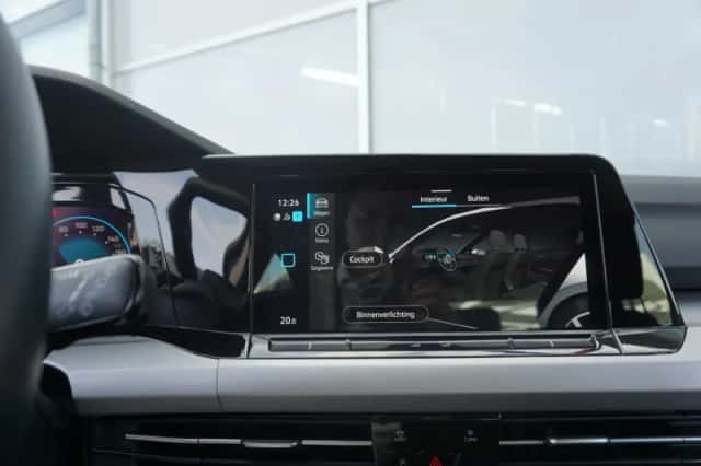 Volkswagen Golf (2023) thumbnail 41