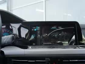 Volkswagen Golf (2023) thumbnail 41