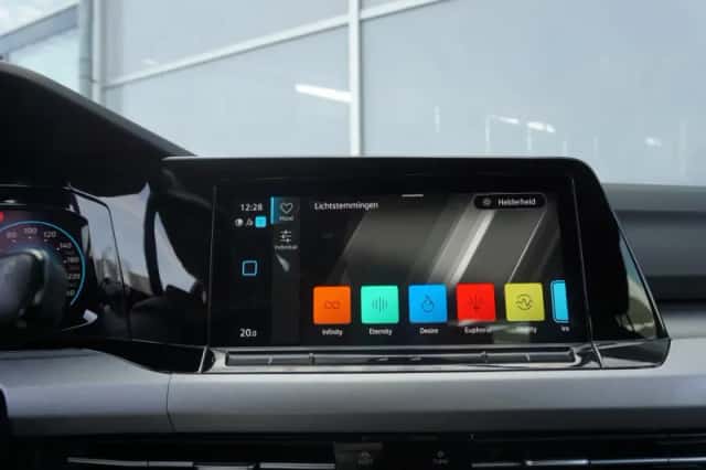 Volkswagen Golf (2023) thumbnail 50