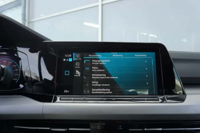 Volkswagen Golf (2023) thumbnail 52