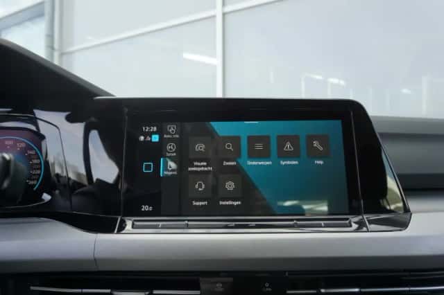 Volkswagen Golf (2023) thumbnail 53