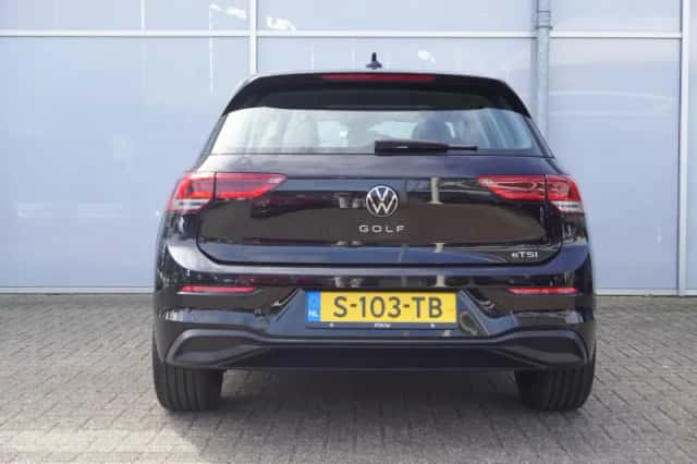 Volkswagen Golf (2023) thumbnail 10