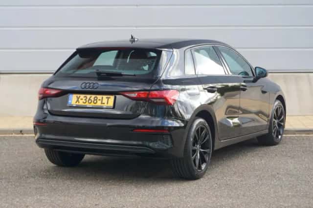 Audi A3 (2023) thumbnail 2