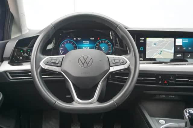 Volkswagen Golf (2023) thumbnail 22