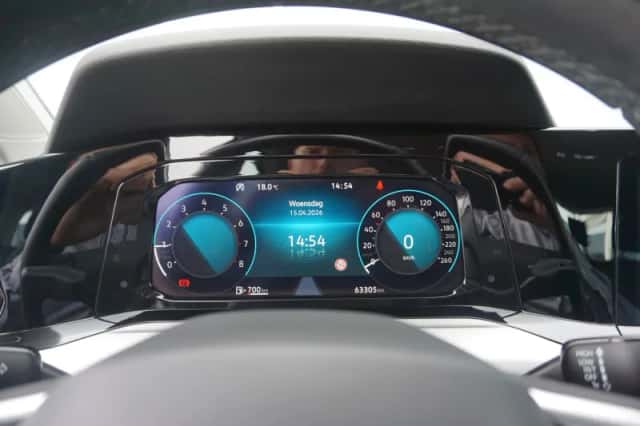 Volkswagen Golf (2023) thumbnail 23