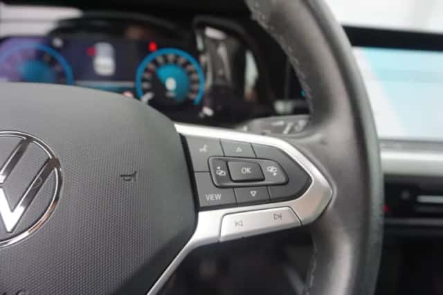 Volkswagen Golf (2023) thumbnail 25