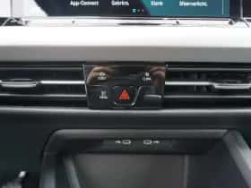 Volkswagen Golf (2023) thumbnail 29
