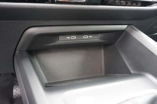 Volkswagen Golf (2023) thumbnail 30