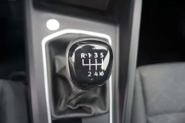 Volkswagen Golf (2023) thumbnail 31