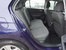 Volkswagen Golf (2023) thumbnail 33