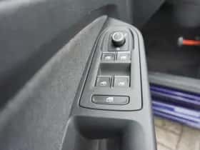 Volkswagen Golf (2023) thumbnail 35