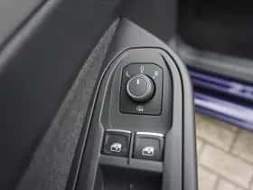 Volkswagen Golf (2023) thumbnail 36