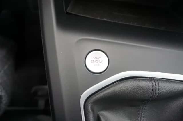 Volkswagen Golf (2023) thumbnail 40