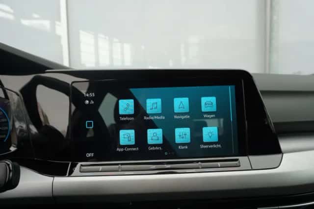 Volkswagen Golf (2023) thumbnail 42