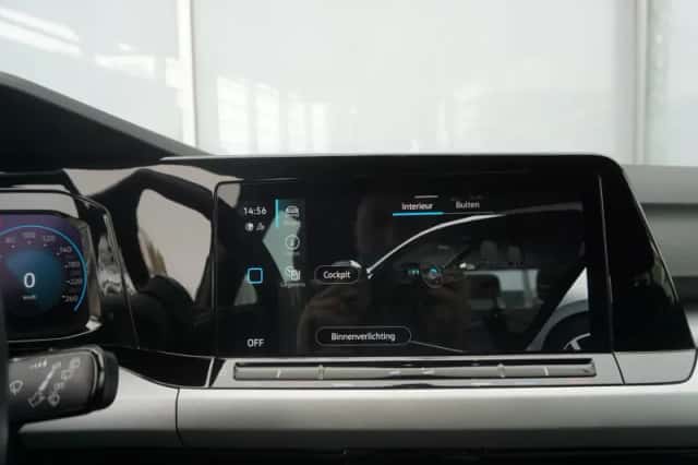 Volkswagen Golf (2023) thumbnail 45