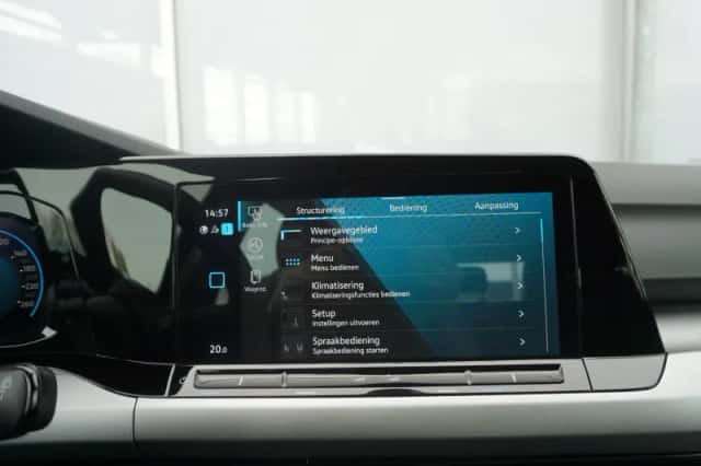 Volkswagen Golf (2023) thumbnail 52