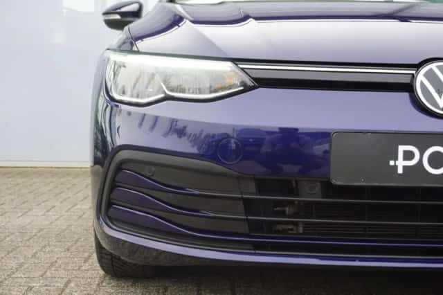 Volkswagen Golf (2023) thumbnail 9