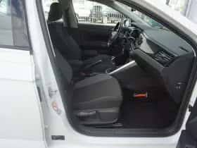 Volkswagen Polo (2023) thumbnail 31