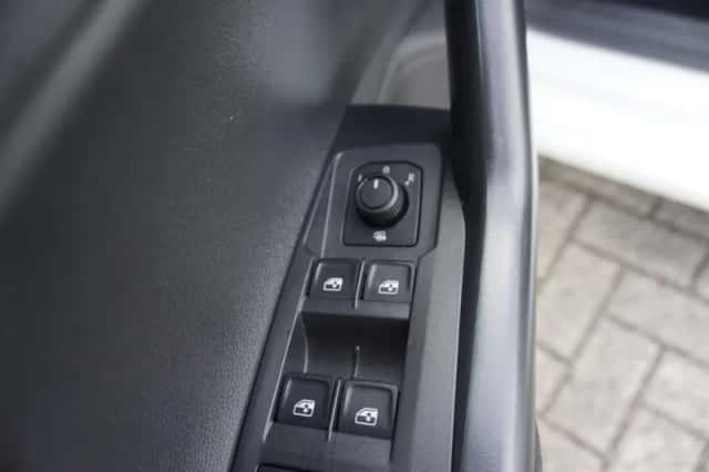 Volkswagen Polo (2023) thumbnail 36