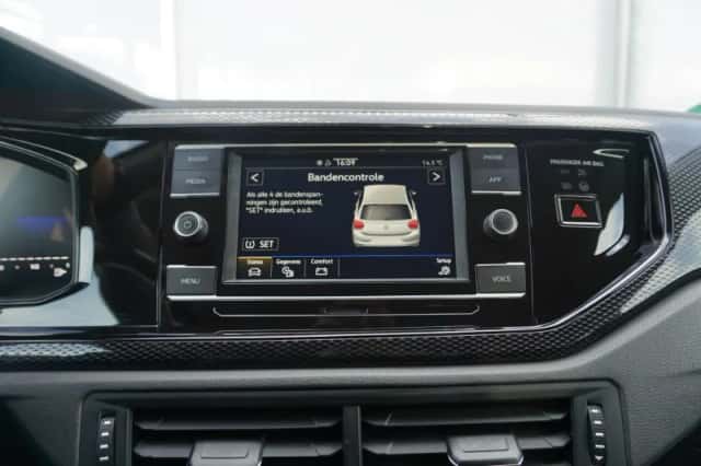 Volkswagen Polo (2023) thumbnail 42