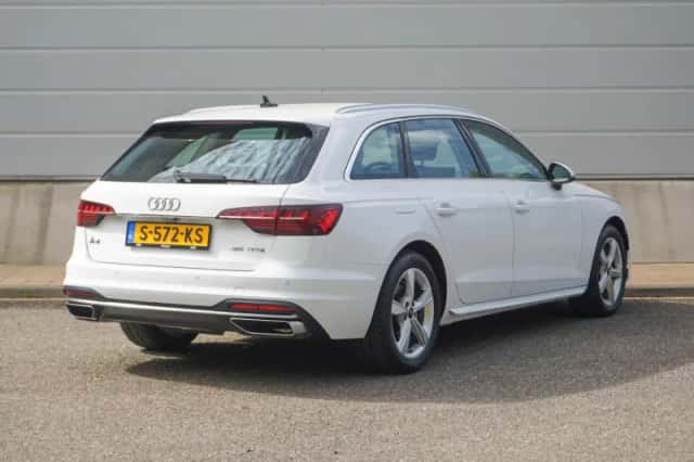 Audi A4 (2023) thumbnail 2