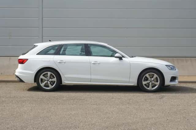 Audi A4 (2023) thumbnail 3