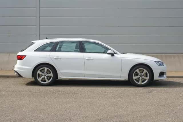 Audi A4 (2023) thumbnail 3