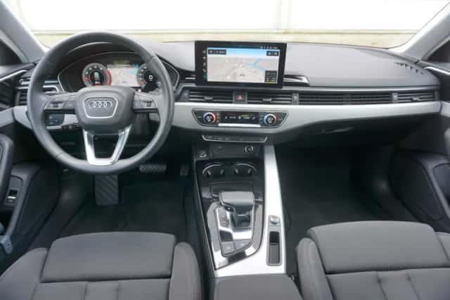 Audi A4 (2023) thumbnail 5