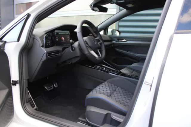 Volkswagen Golf (2025) thumbnail 18