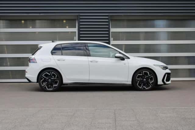 Volkswagen Golf (2025) thumbnail 3