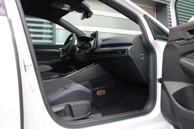 Volkswagen Golf (2025) thumbnail 28