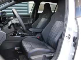 Volkswagen Golf (2025) thumbnail 4