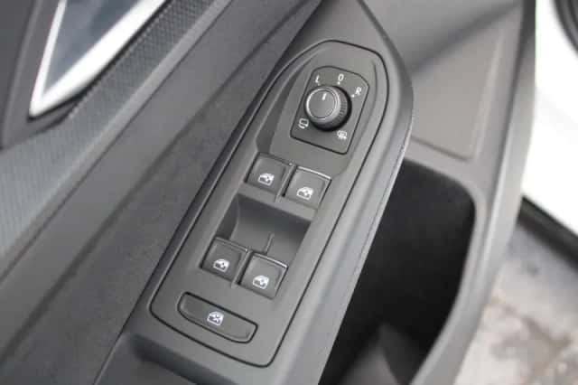 Volkswagen Golf (2025) thumbnail 32