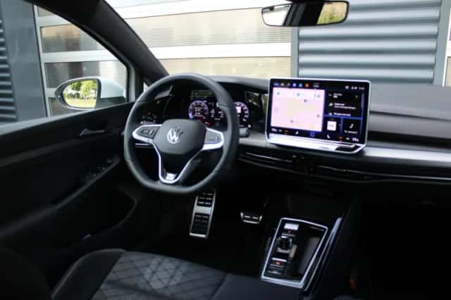 Volkswagen Golf (2025) thumbnail 34