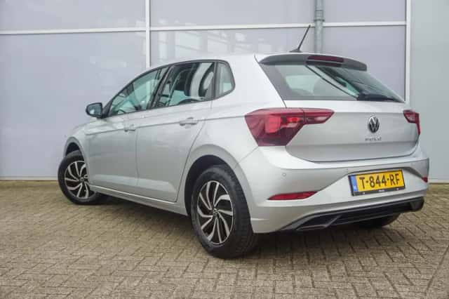 Volkswagen Polo (2023) thumbnail 2