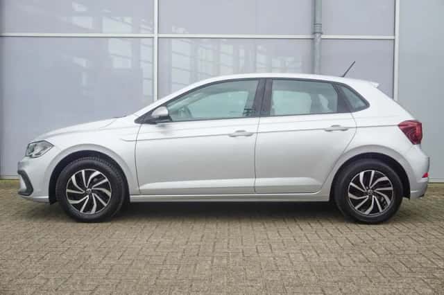 Volkswagen Polo (2023) thumbnail 3