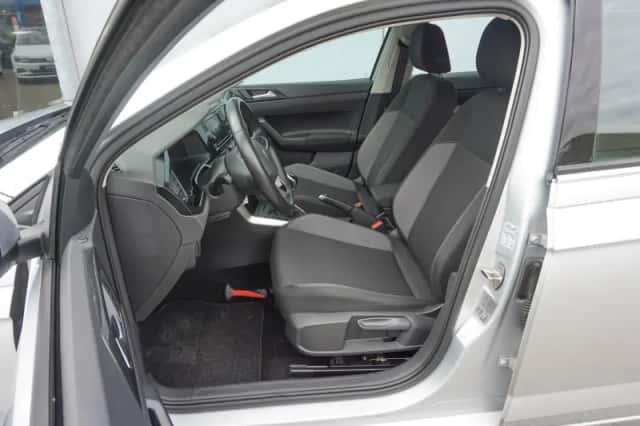 Volkswagen Polo (2023) thumbnail 4