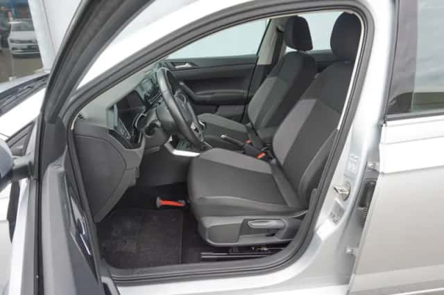 Volkswagen Polo (2023) thumbnail 4
