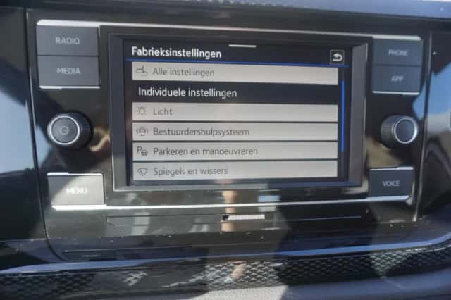 Volkswagen Polo (2023) thumbnail 39