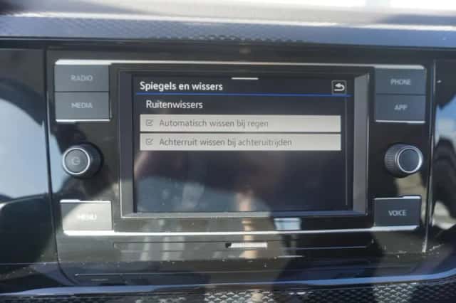 Volkswagen Polo (2023) thumbnail 43