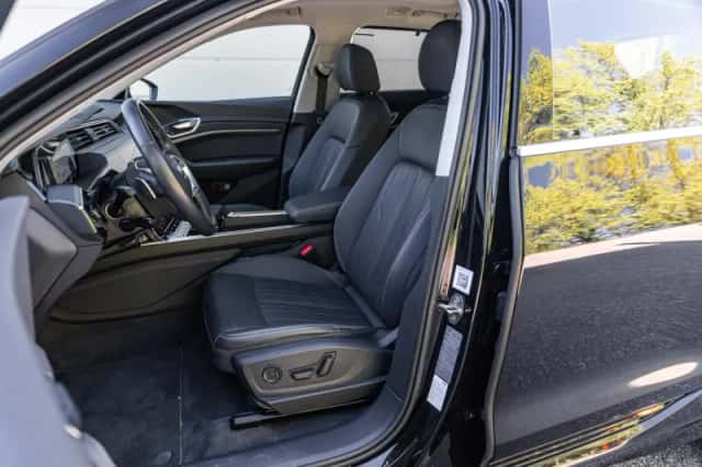 Audi e-tron (2020) thumbnail 4