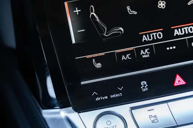 Audi e-tron (2020) thumbnail 35