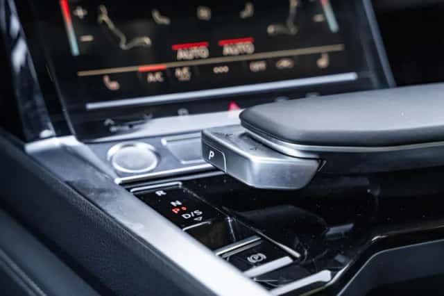 Audi e-tron (2020) thumbnail 36