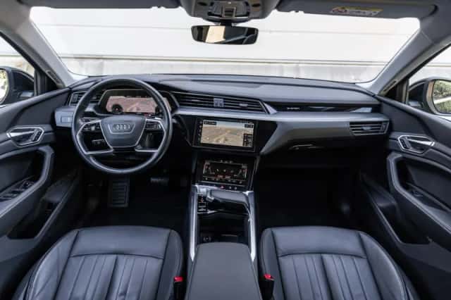 Audi e-tron (2020) thumbnail 5