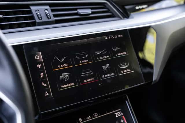 Audi e-tron (2020) thumbnail 42