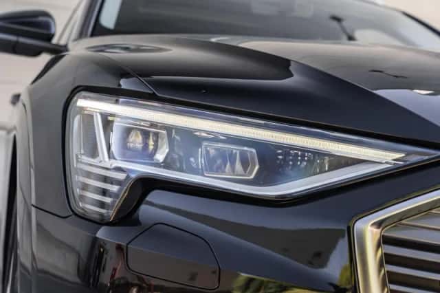 Audi e-tron (2020) thumbnail 10