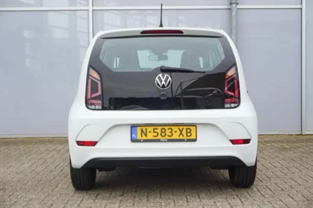 Volkswagen Up! (2021) thumbnail 11