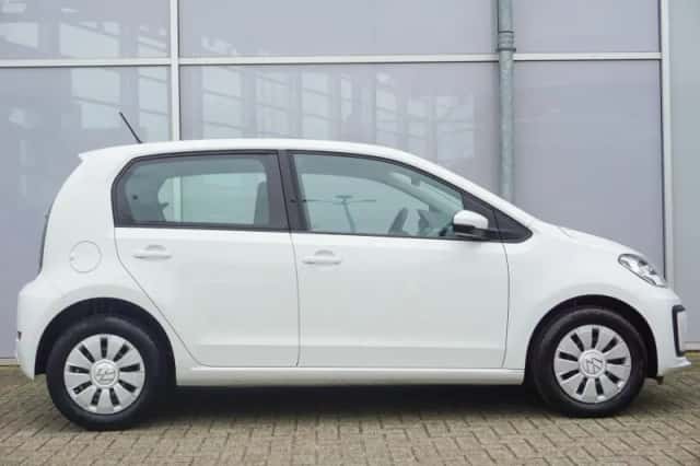 Volkswagen Up! (2021) thumbnail 3