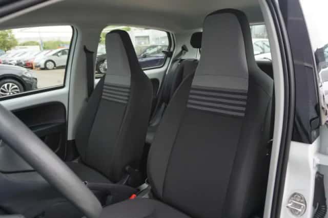 Volkswagen Up! (2021) thumbnail 4