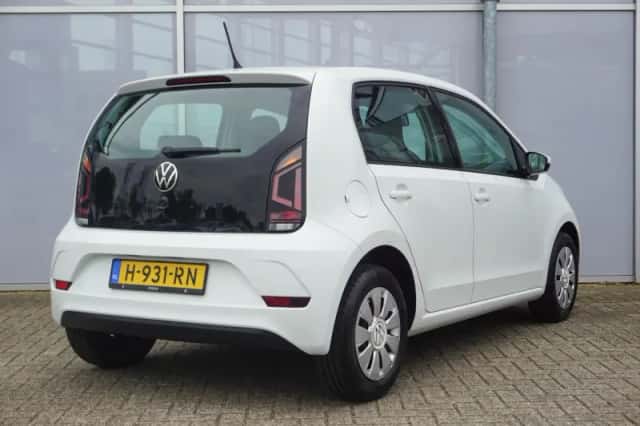 Volkswagen Up! (2020) thumbnail 2